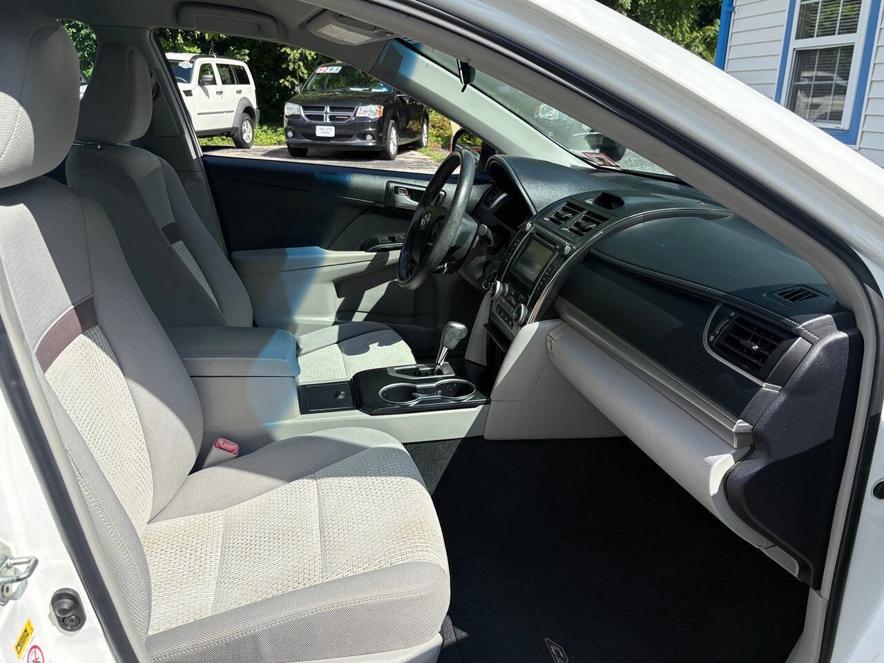 Used 2013 Toyota Camry LE FWD image 21