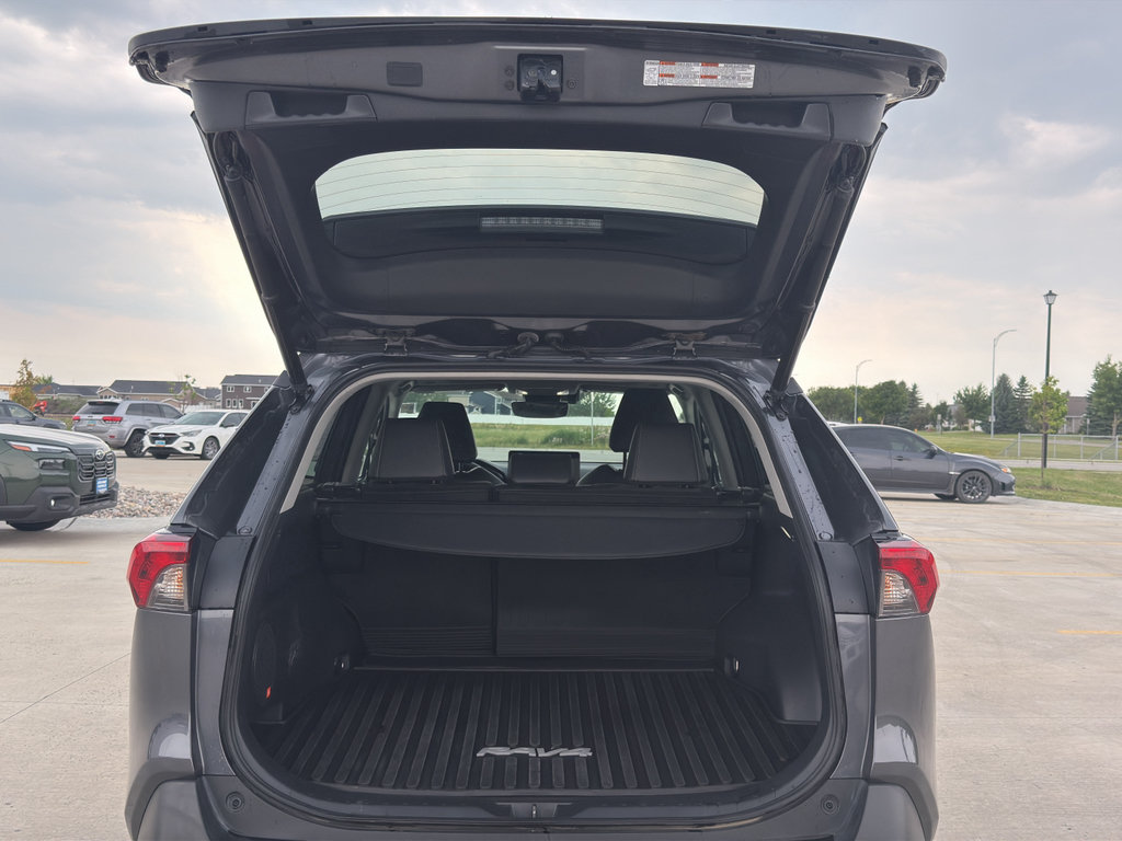Used 2023 Toyota RAV4 XLE Premium AWD/4WD image 7
