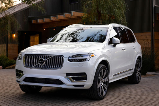Certified 2024 Volvo XC90 T8 Plus AWD/4WD image 19