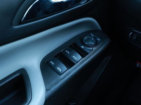 Used 2024 Chevrolet Equinox LT FWD image 21