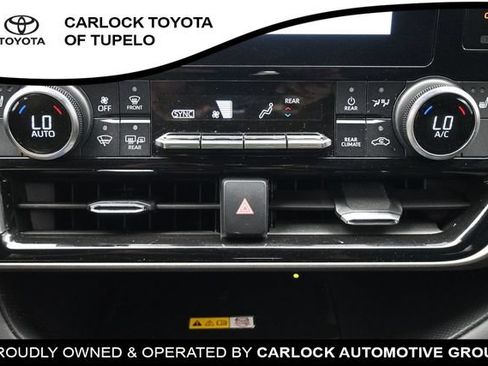 Used 2023 Toyota Highlander XLE FWD image 37