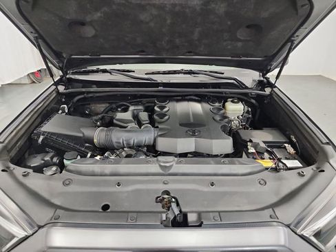 Used 2019 Toyota 4Runner TRD Off-Road image 18