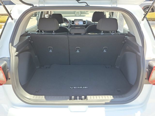Certified 2026 Hyundai Venue SE FWD image 24