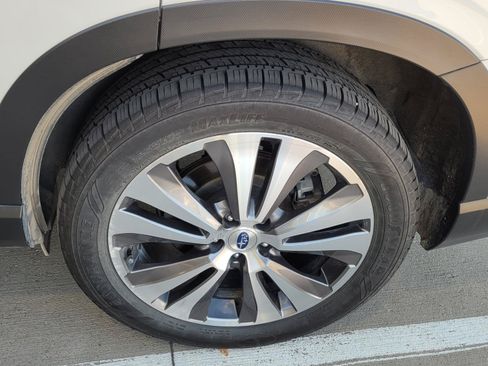 Used 2019 Subaru Ascent Touring w/ Popular Package #3 AWD/4WD image 2