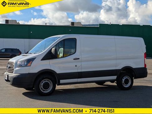 Used 2017 Ford Transit 250 130 Low Roof RWD image 3