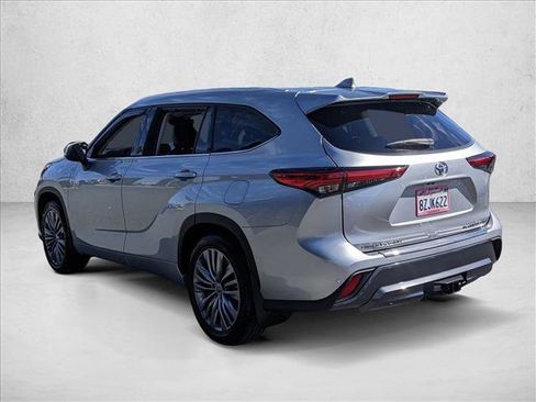 Used 2022 Toyota Highlander Platinum AWD/4WD image 8