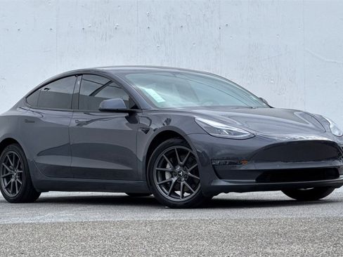 Used 2022 Tesla Model 3 Long Range image 2