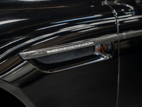 Used 2015 Aston Martin DB9 Volante image 21