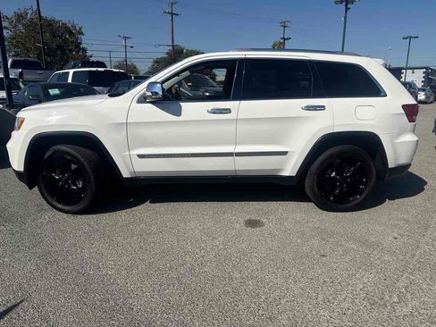 Used 2012 Jeep Grand Cherokee Overland AWD/4WD image 2