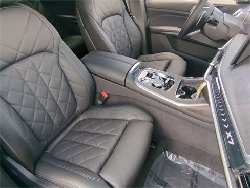 New 2025 BMW X7 xDrive40i w/ Premium Package image 11