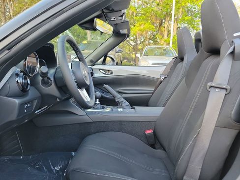 New 2026 MAZDA MX-5 Miata Club w/ Interior Package RWD image 2