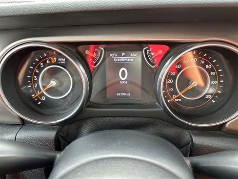 Used 2018 Jeep Wrangler Unlimited Sport S image 25