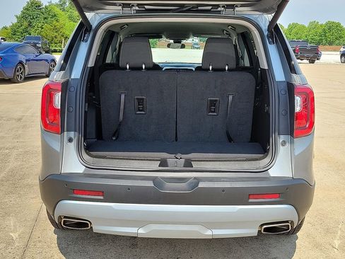 Used 2023 GMC Acadia SLE w/ Driver Convenience Package image 8