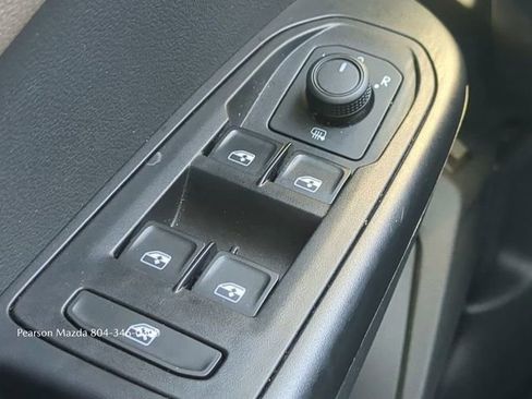 Used 2023 Volkswagen Taos SEL image 23