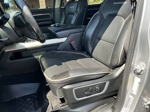 Used 2019 RAM 1500 Laramie AWD/4WD image 13