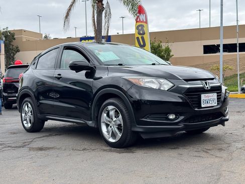 Used 2017 Honda HR-V EX image 4