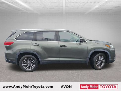 Used 2019 Toyota Highlander XLE AWD/4WD image 8