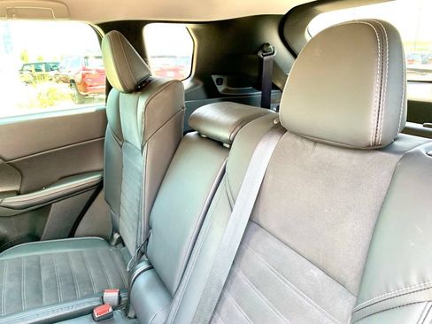 Used 2023 Mitsubishi Outlander SE FWD image 13