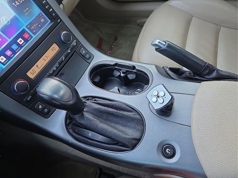 Used 2006 Chevrolet Corvette Convertible w/ Preferred Equipment Group RWD image 25