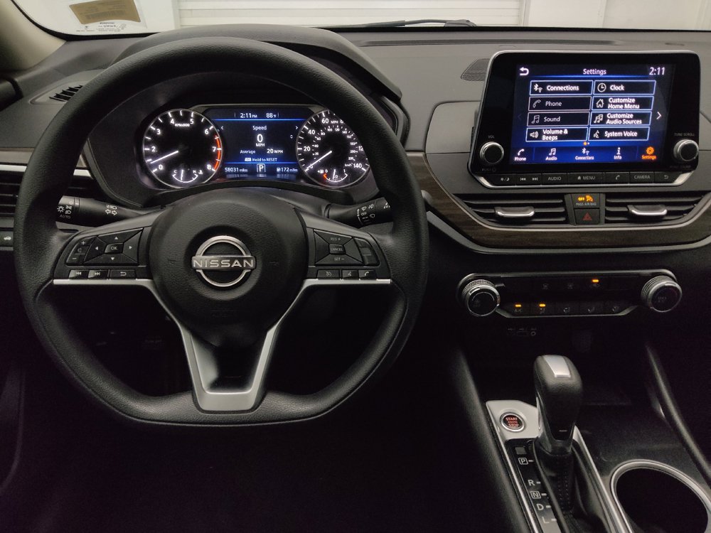 Used 2024 Nissan Altima 2.5 SV FWD image 22