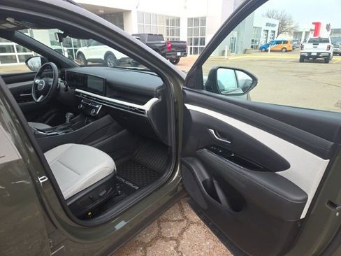 Used 2025 Hyundai Santa Cruz Limited image 37