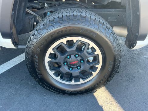 Used 2024 Toyota Tacoma TRD Off-Road image 14
