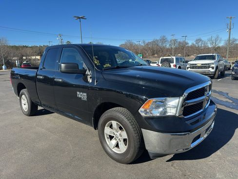 Used 2024 RAM 1500 Classic SLT image 3