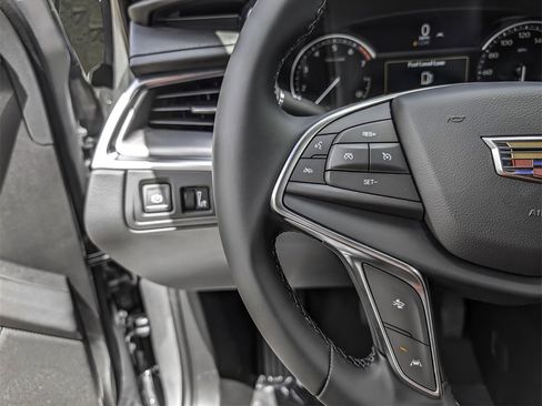 New 2025 Cadillac XT5 Luxury image 22