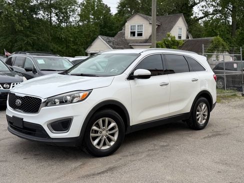 Used 2016 Kia Sorento FWD image 2