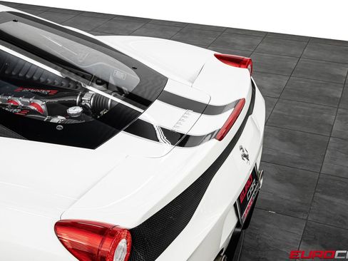 Used 2015 Ferrari 458 Speciale Coupe RWD image 21