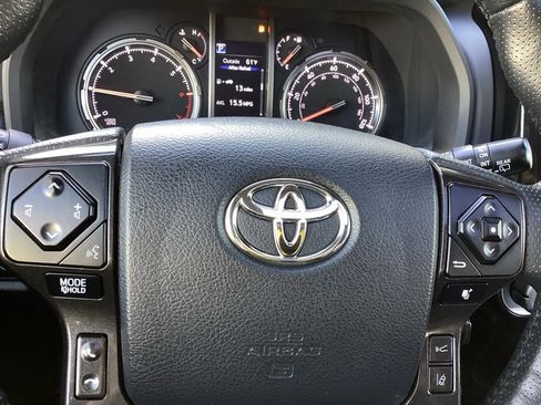 Certified 2024 Toyota 4Runner TRD Off-Road Premium image 18