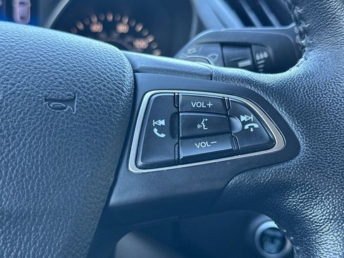 Used 2017 Ford Escape Titanium image 31