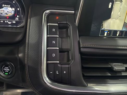 Used 2024 GMC Yukon AT4 w/ AT4 Premium Package AWD/4WD image 30