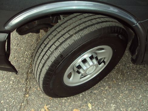 Used 2017 Chevrolet Express 2500 LS image 30