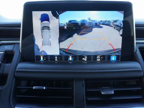 Used 2021 Chevrolet Tahoe Z71 image 14