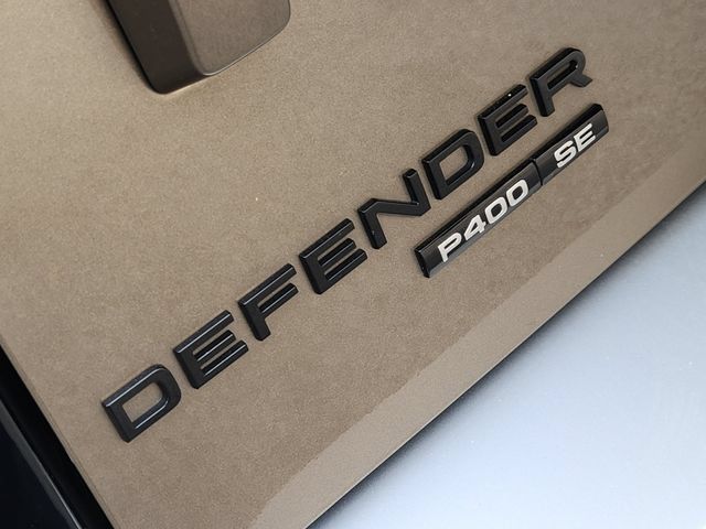 Used 2020 Land Rover Defender 110 SE AWD/4WD image 8