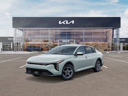 New 2025 Kia K4 LX