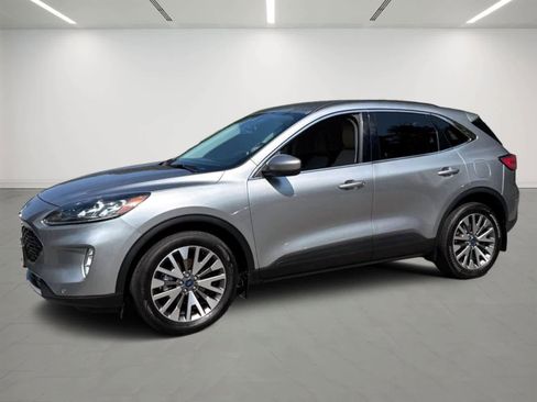Used 2022 Ford Escape Titanium image 1