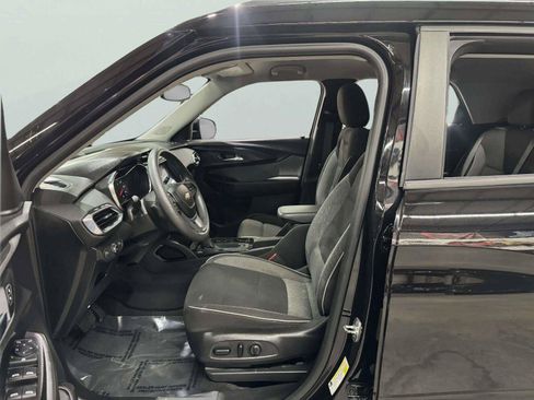 Used 2021 Chevrolet TrailBlazer LT w/ Convenience Package FWD image 11