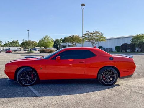 Used 2021 Dodge Challenger R/T Scat Pack w/ Shaker Package RWD image 10