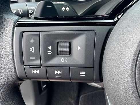 Used 2023 Nissan Rogue SV AWD/4WD image 21