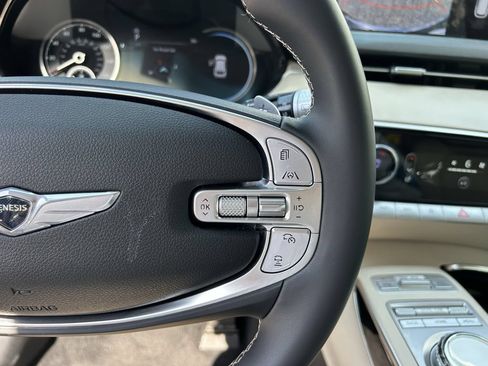 Used 2022 Genesis GV70 2.5T AWD/4WD image 32