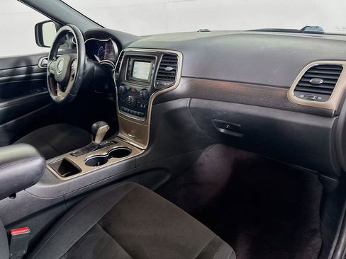 Used 2017 Jeep Grand Cherokee Laredo w/ Quick Order Package 2BE image 32