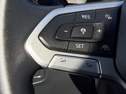 Used 2023 Volkswagen Tiguan SEL R-Line AWD/4WD image 21