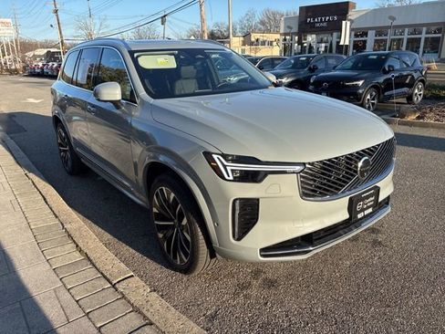 Used 2025 Volvo XC90 B6 Plus image 7