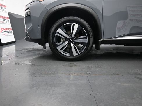 Used 2023 Nissan Rogue SL w/ SL Premium Package image 15