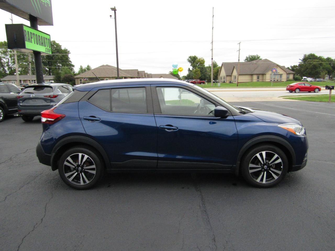 Used 2020 Nissan Kicks SV FWD image 9