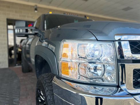 Used 2011 Chevrolet Silverado 2500 LT w/ Convenience Package image 17
