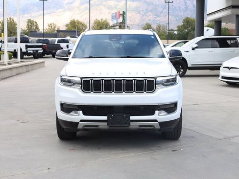 Used 2024 Jeep Wagoneer Series II w/ Flexible Seating Group AWD/4WD image 9