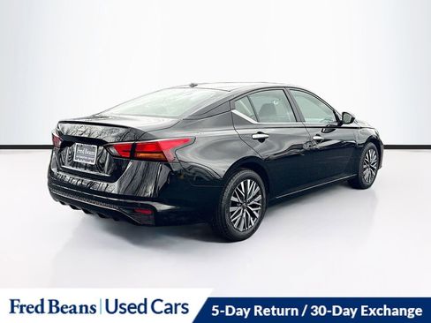 Used 2025 Nissan Altima 2.5 SV FWD image 8